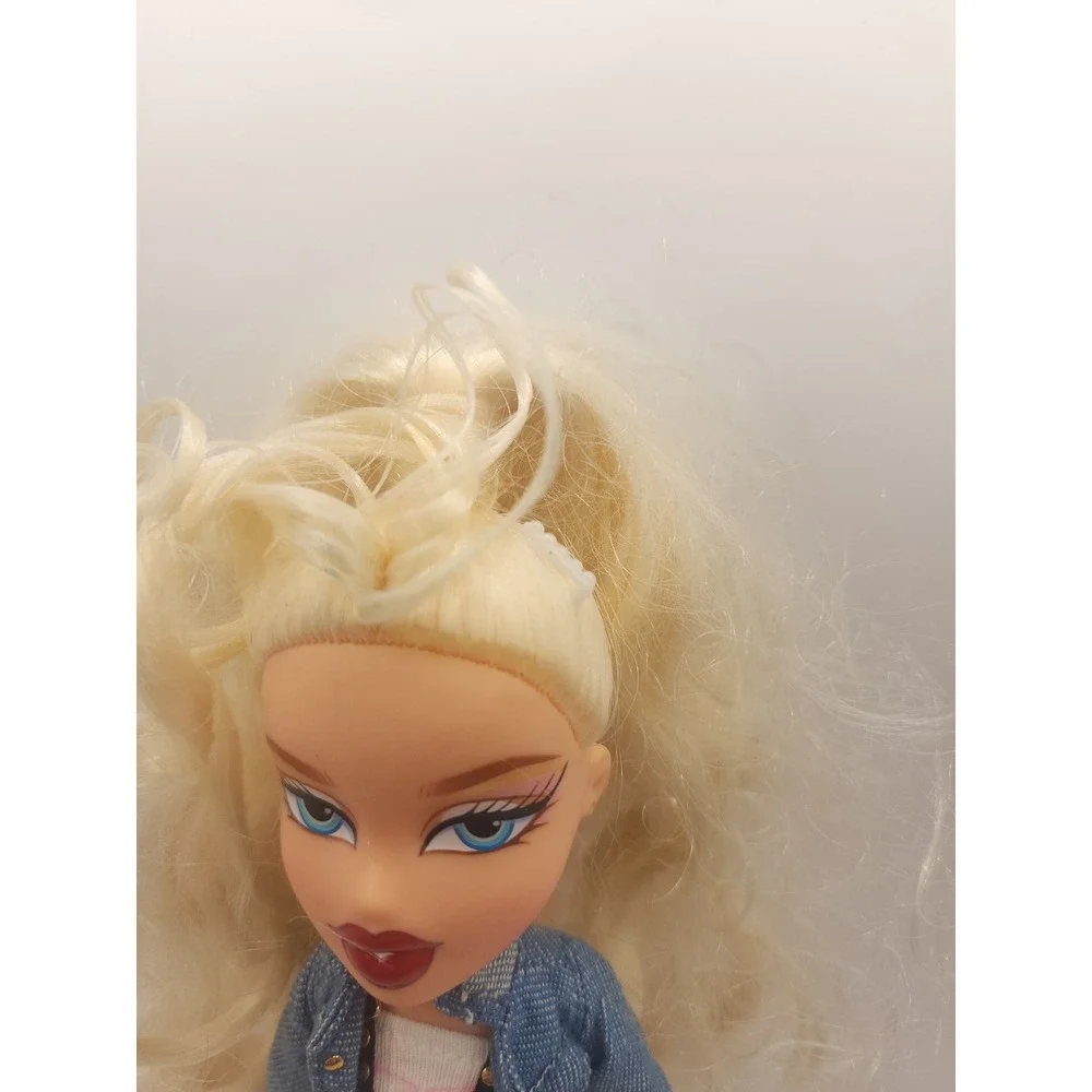 Alwayz Bratz Cloe Denim Fashion Doll
